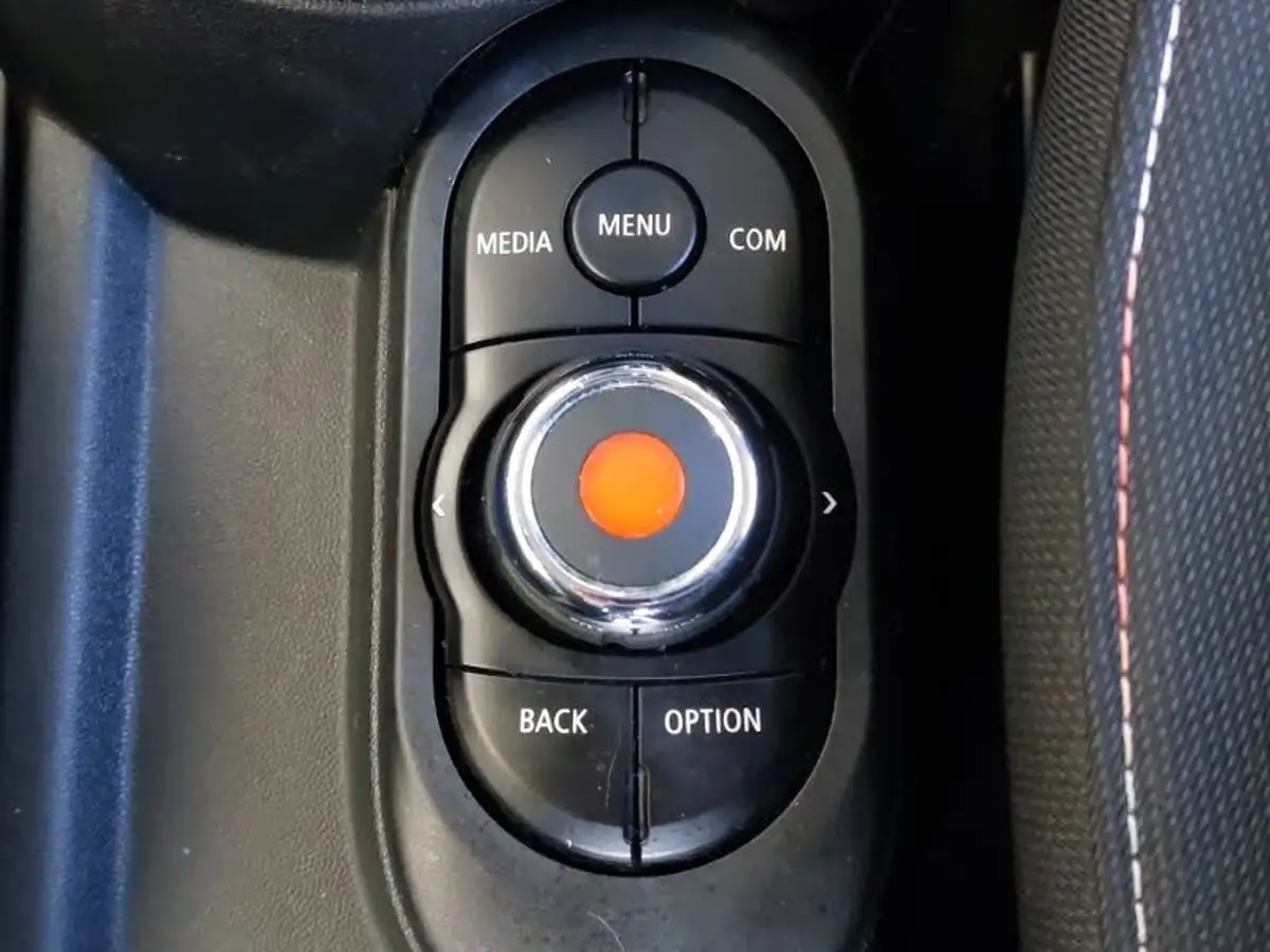 2018-mini-cooper-15-one-series-ii-ss-5d-big-14