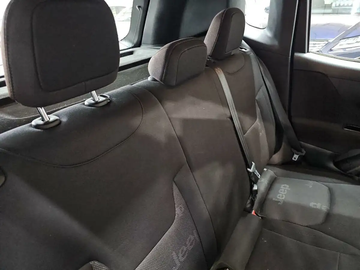 2015-jeep-renegade-14-longitude-big-14