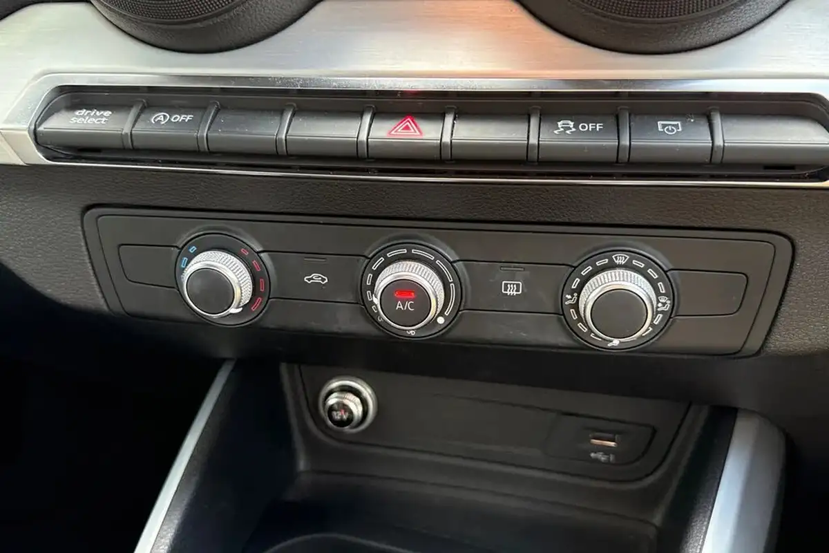 2018-audi-q2-14-tfsi-s-line-big-21