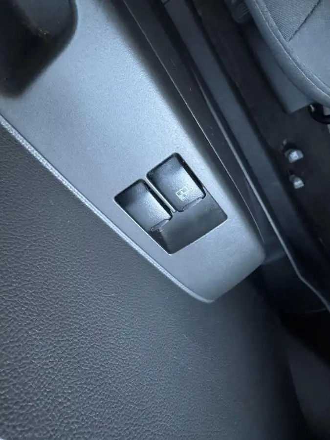 2011-chevrolet-spark-10-ls-big-45
