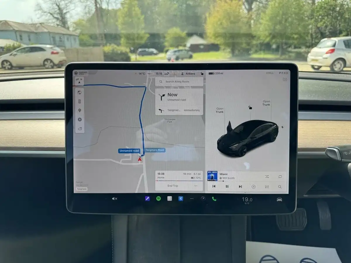 2021-tesla-model-3-e-long-range-awd-big-14