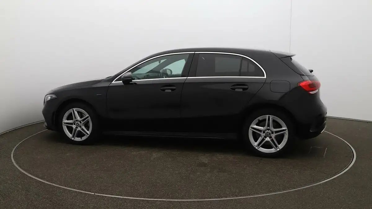 2021-mercedes-benz-a-class-13-a250e-amg-line-hatchback-5d-big-51