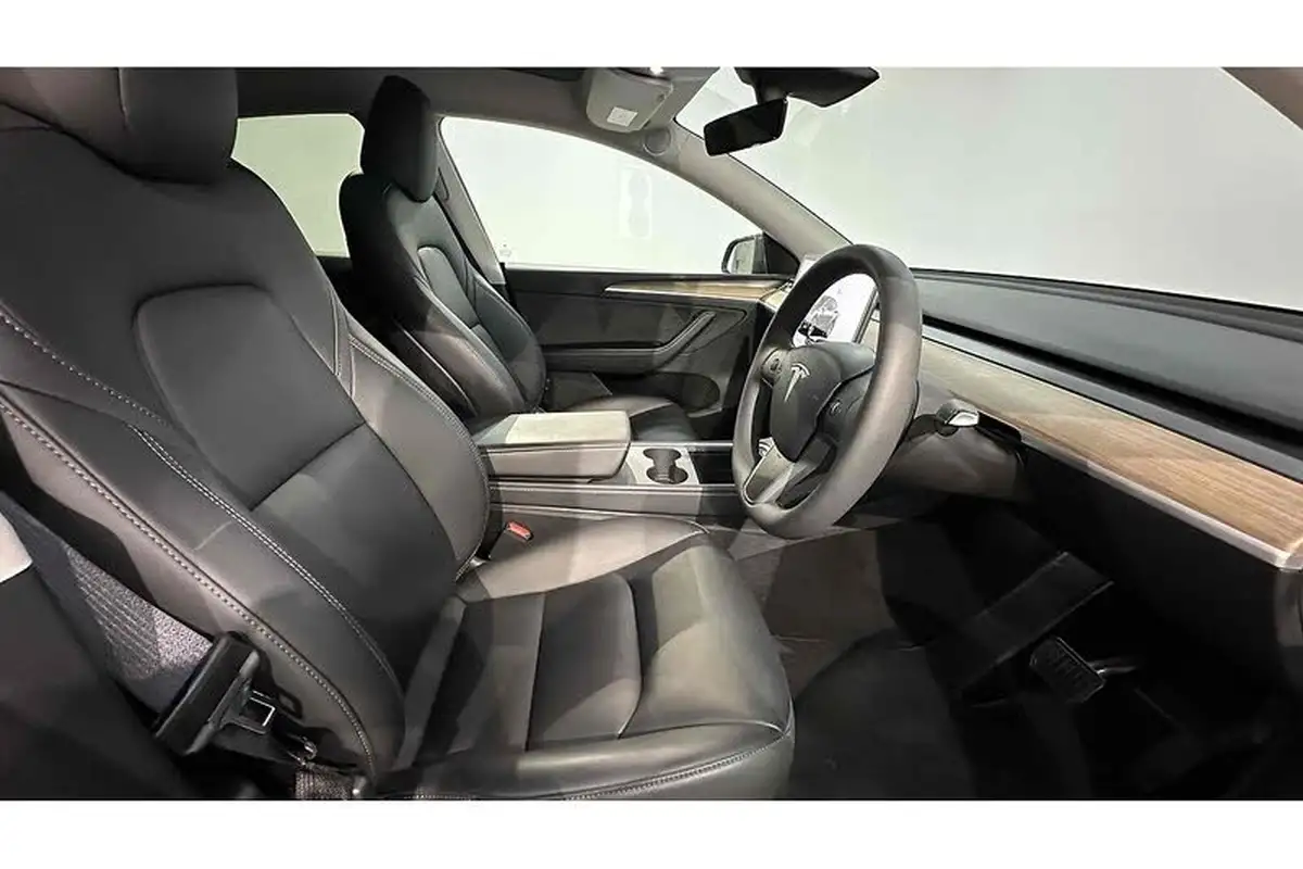 2023-tesla-model-y-e-rwd-big-26