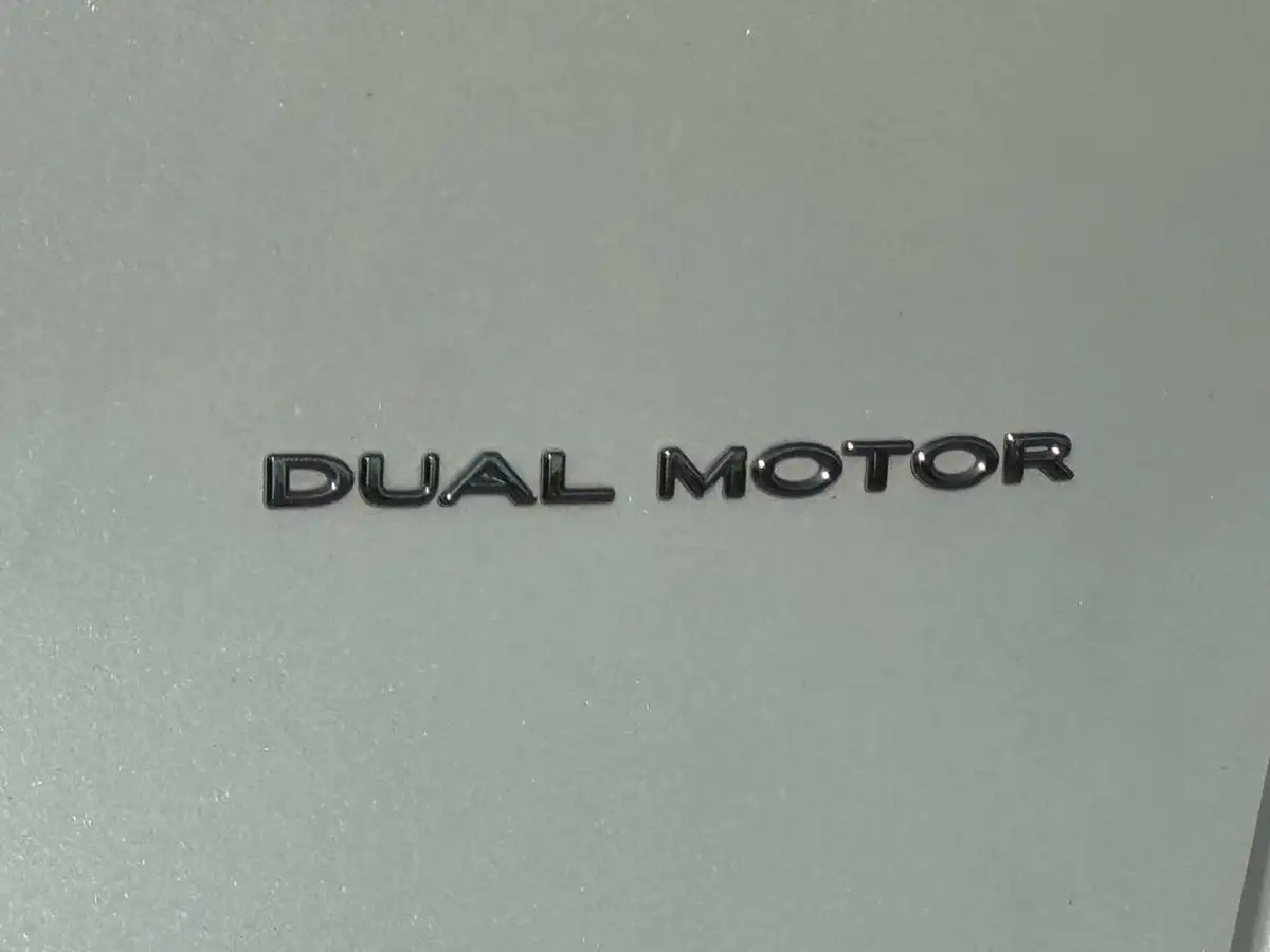 2022-tesla-model-y-e-long-range-big-42