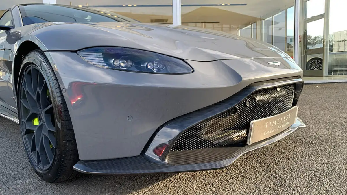 2020-aston-martin-vantage-40-v8-vantage-amr-hero-big-18