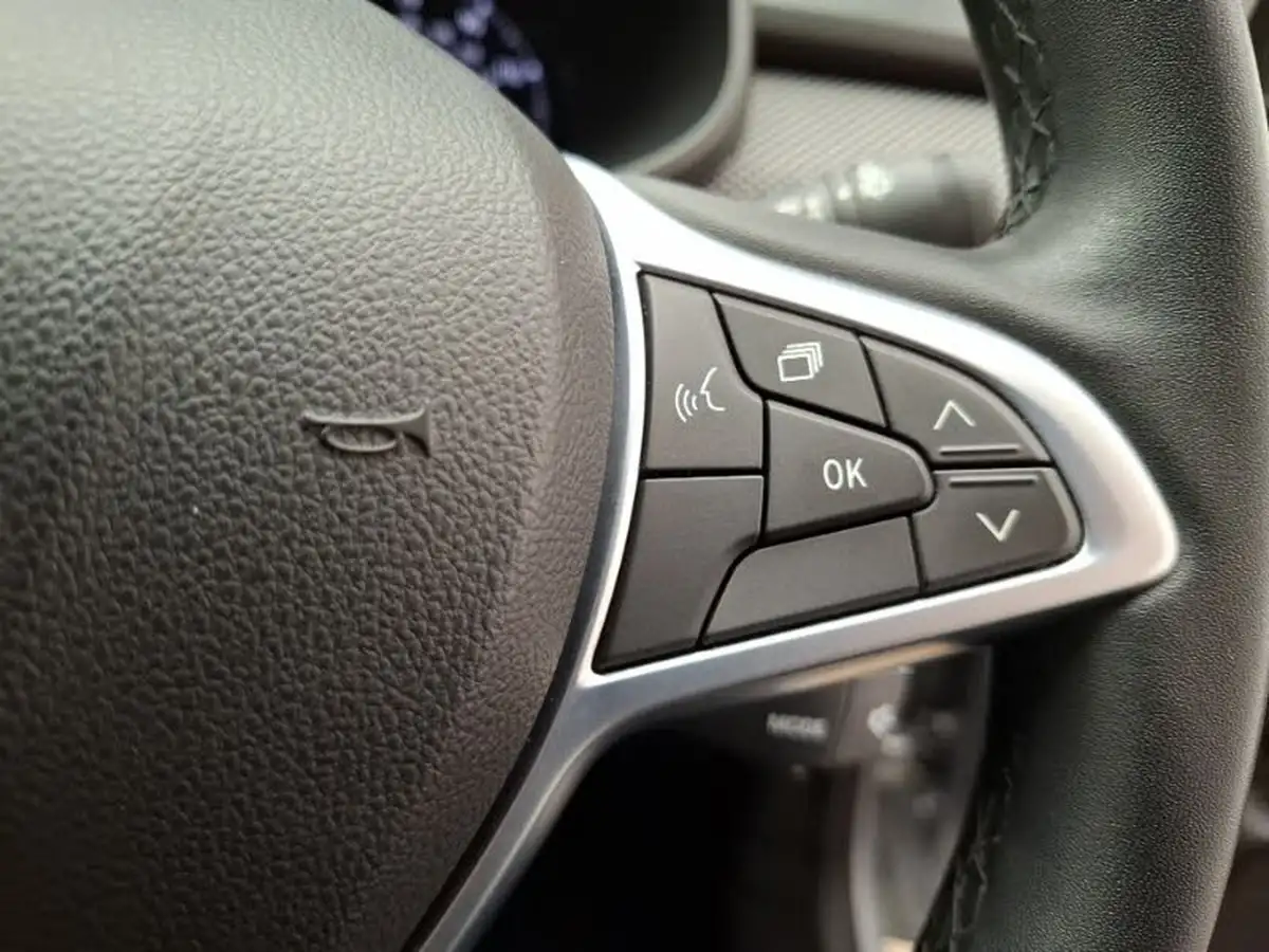 2022-dacia-sandero-10-tce-comfort-90bhp-big-18