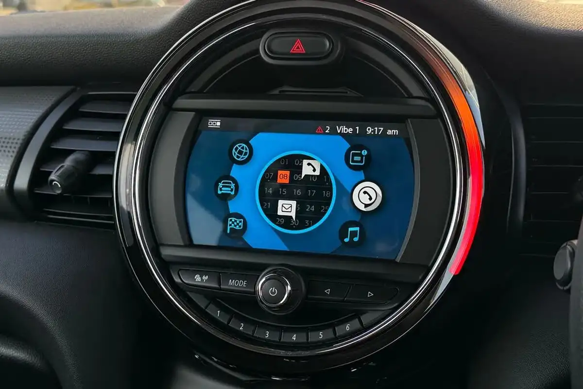 2019-mini-cooper-15-cooper-classic-hatchback-3d-big-51