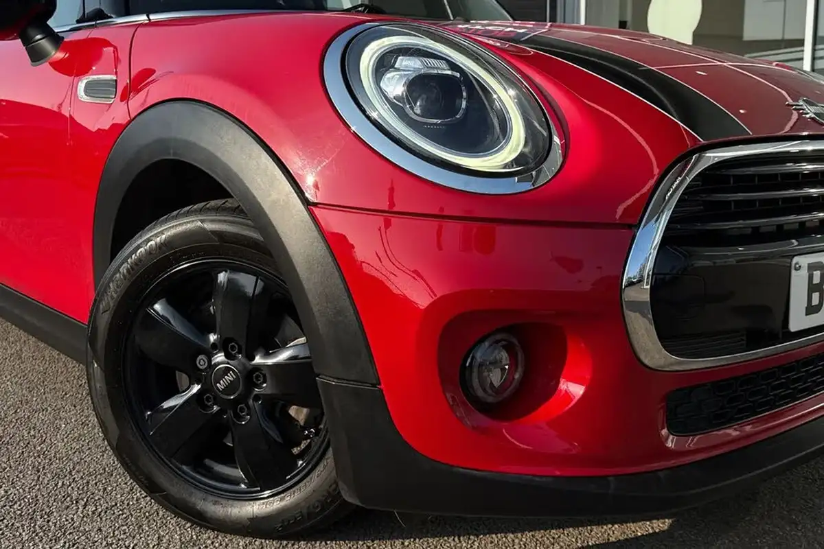 2019-mini-cooper-15-cooper-classic-hatchback-3d-big-27
