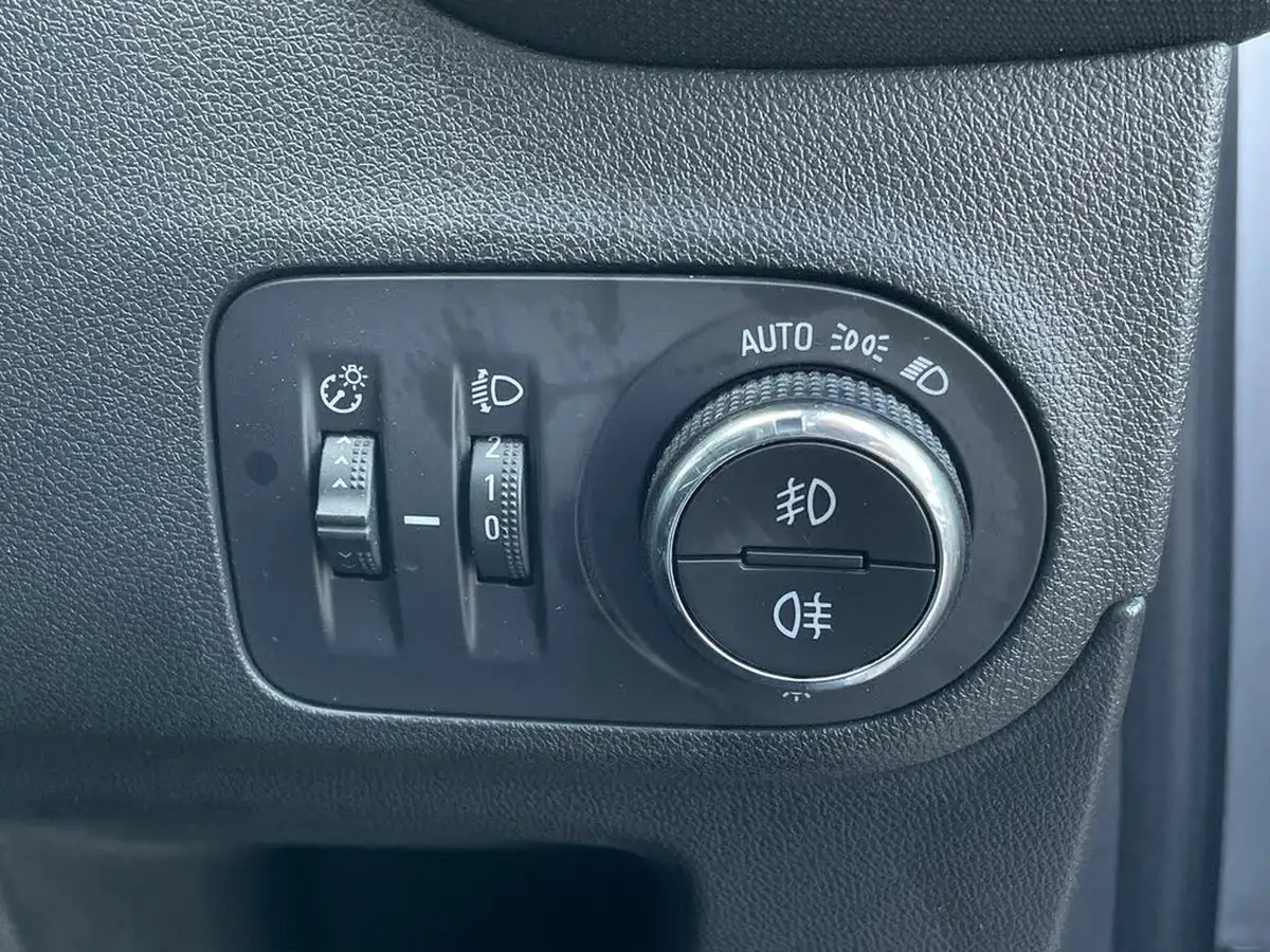 2019-vauxhall-crossland-x-12-se-83ps-big-21