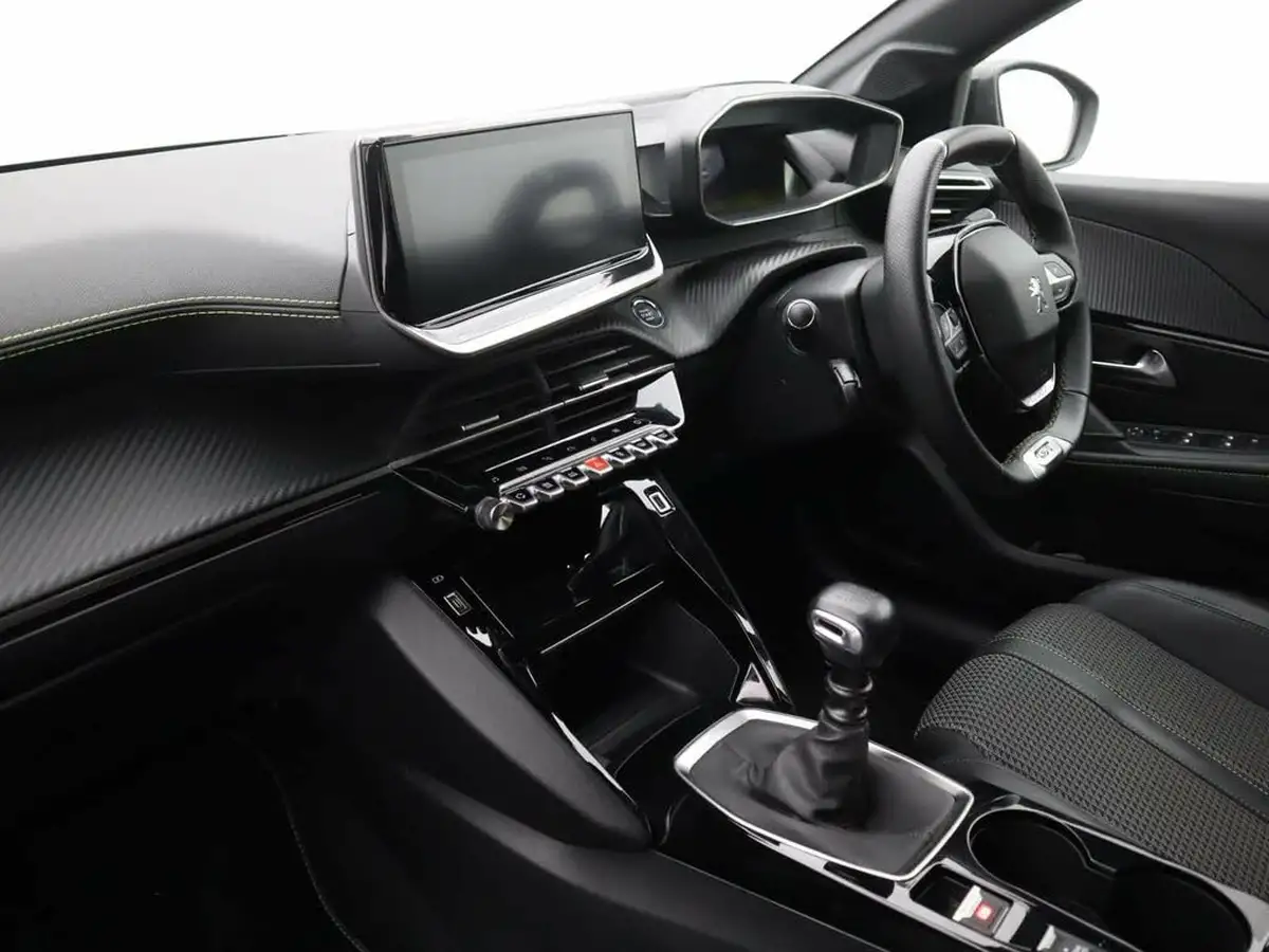 2023-peugeot-208-12-puretech-gt-100ps-big-8