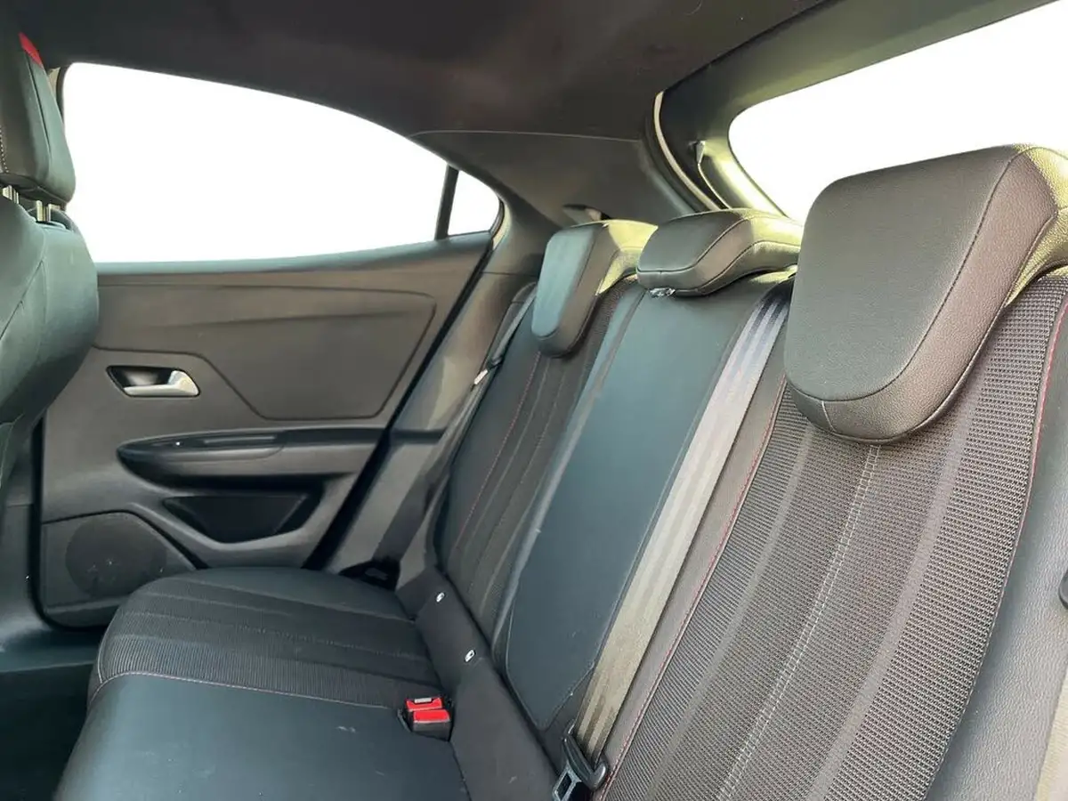 2022-vauxhall-mokka-e-sri-premium-big-8