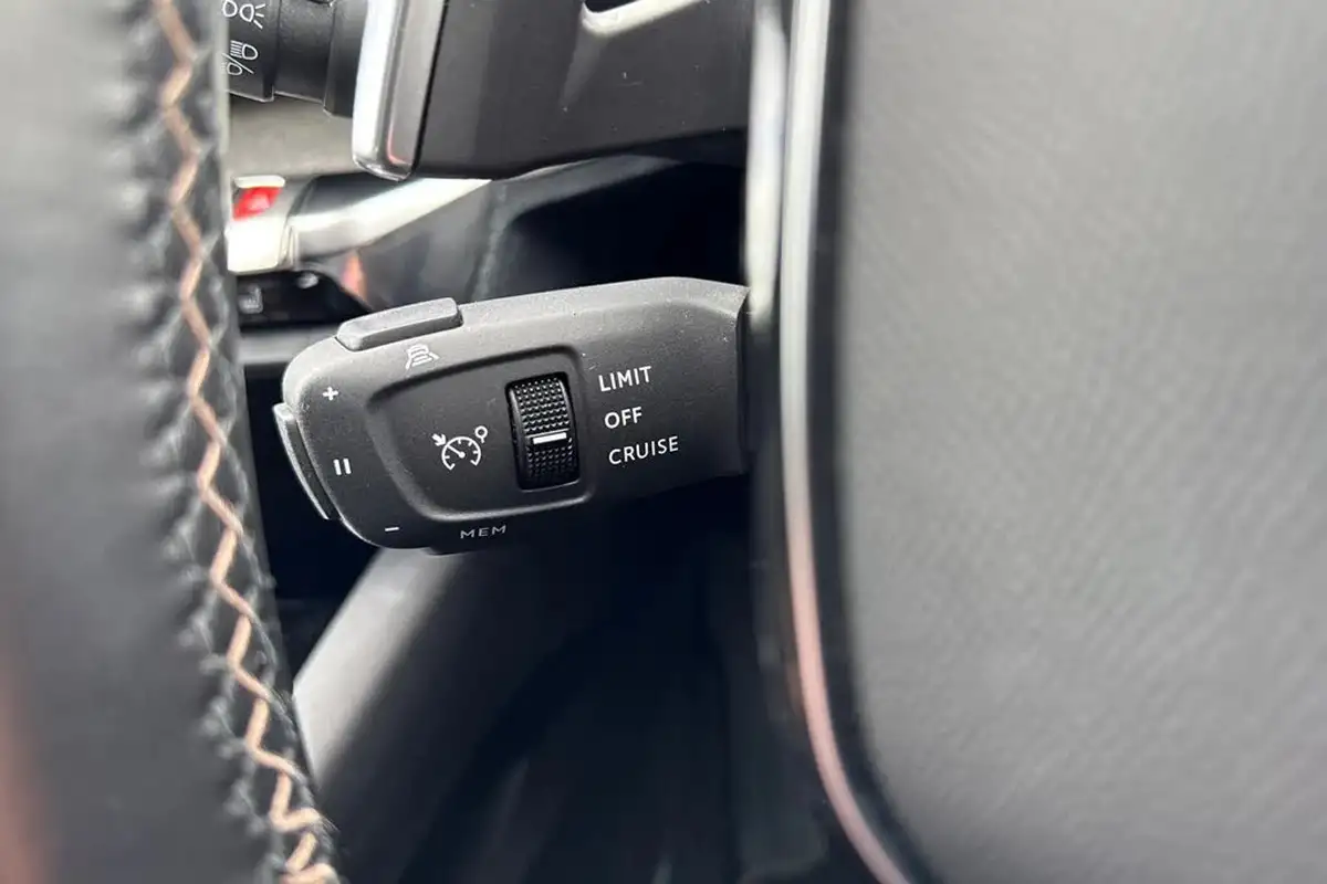 2022-peugeot-3008-suv-12-puretech-gt-premium-big-44