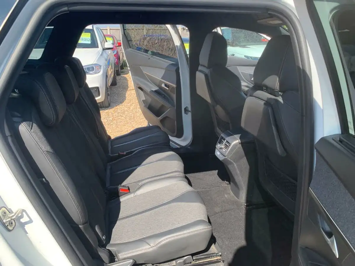 2018-peugeot-5008-suv-16-puretech-gt-line-big-47