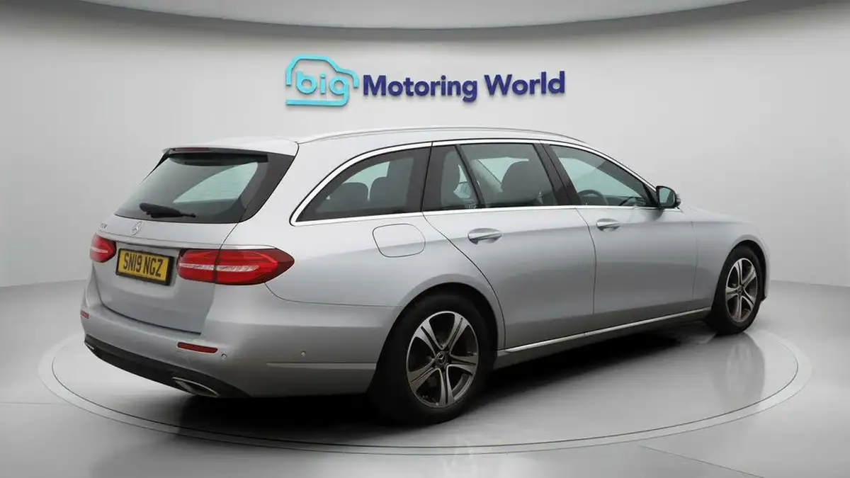 2019-mercedes-benz-e-class-20d-e220d-se-ss-estate-5d-big-7