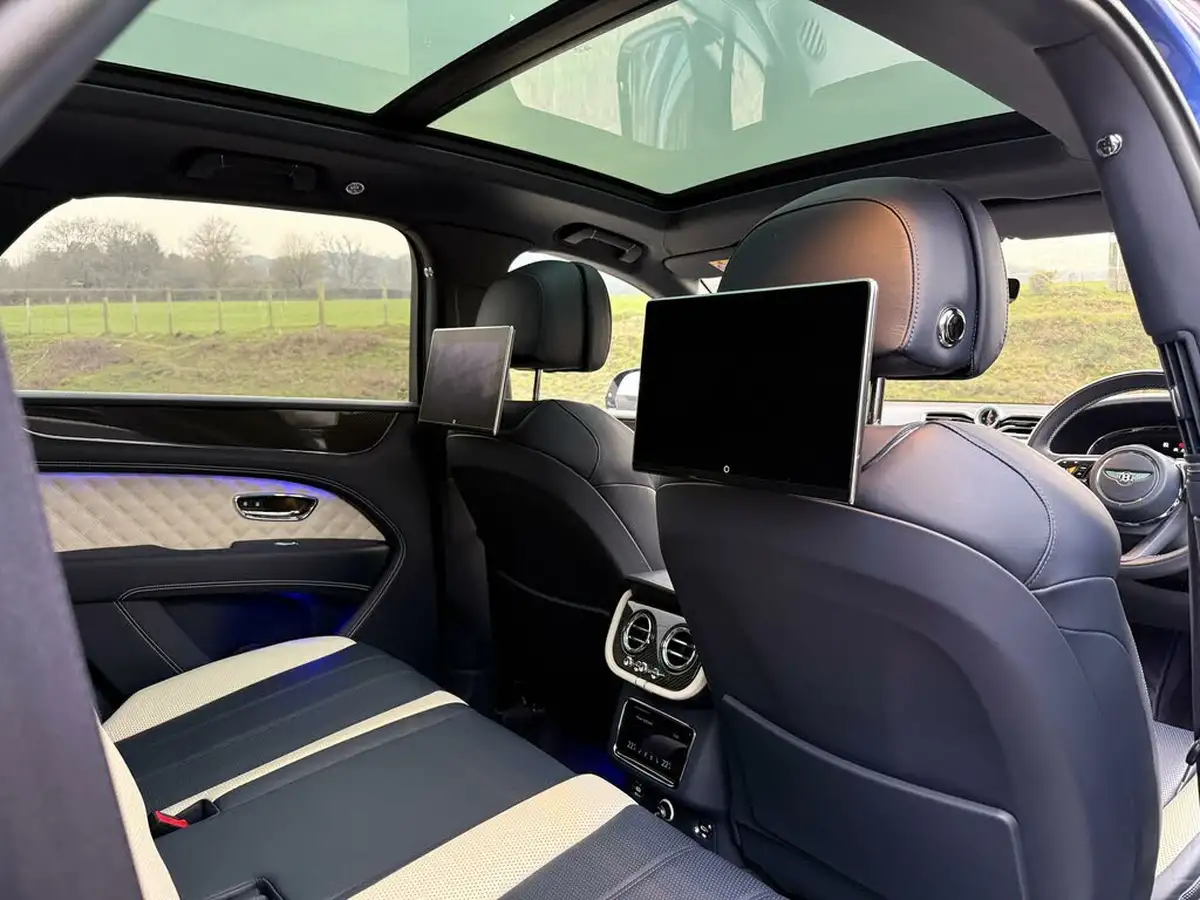 2022-bentley-bentayga-40-v8-big-2