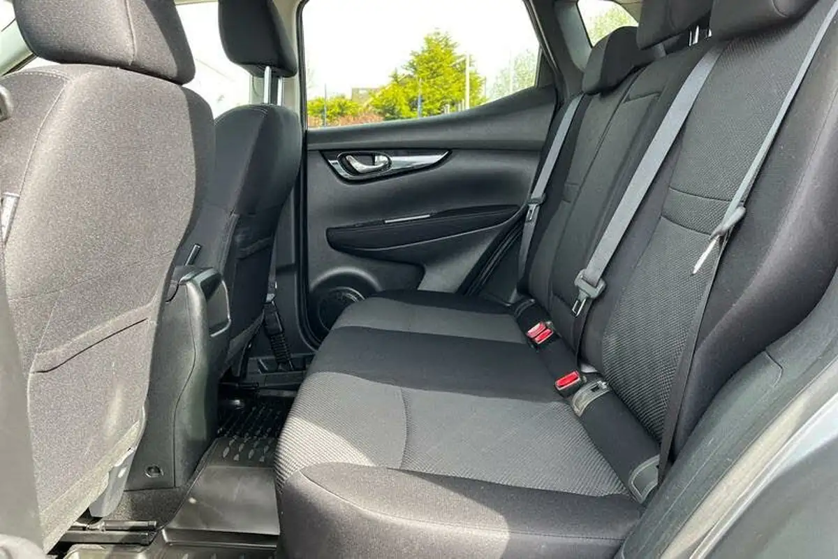 2016-nissan-qashqai-15dci-n-connecta-big-19