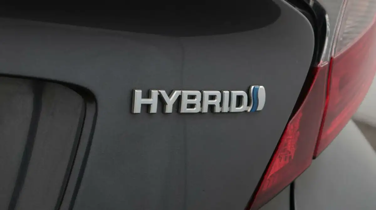 2022-toyota-c-hr-18-vvt-i-design-big-23