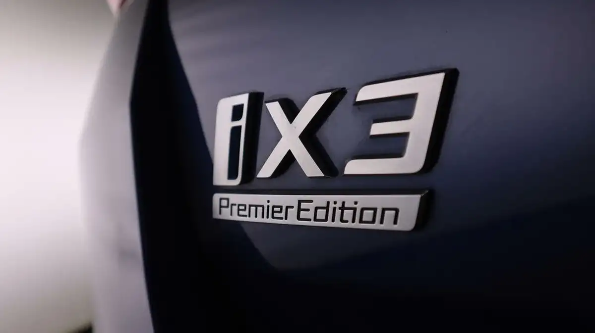 2022-bmw-ix3-e-premier-edition-big-21