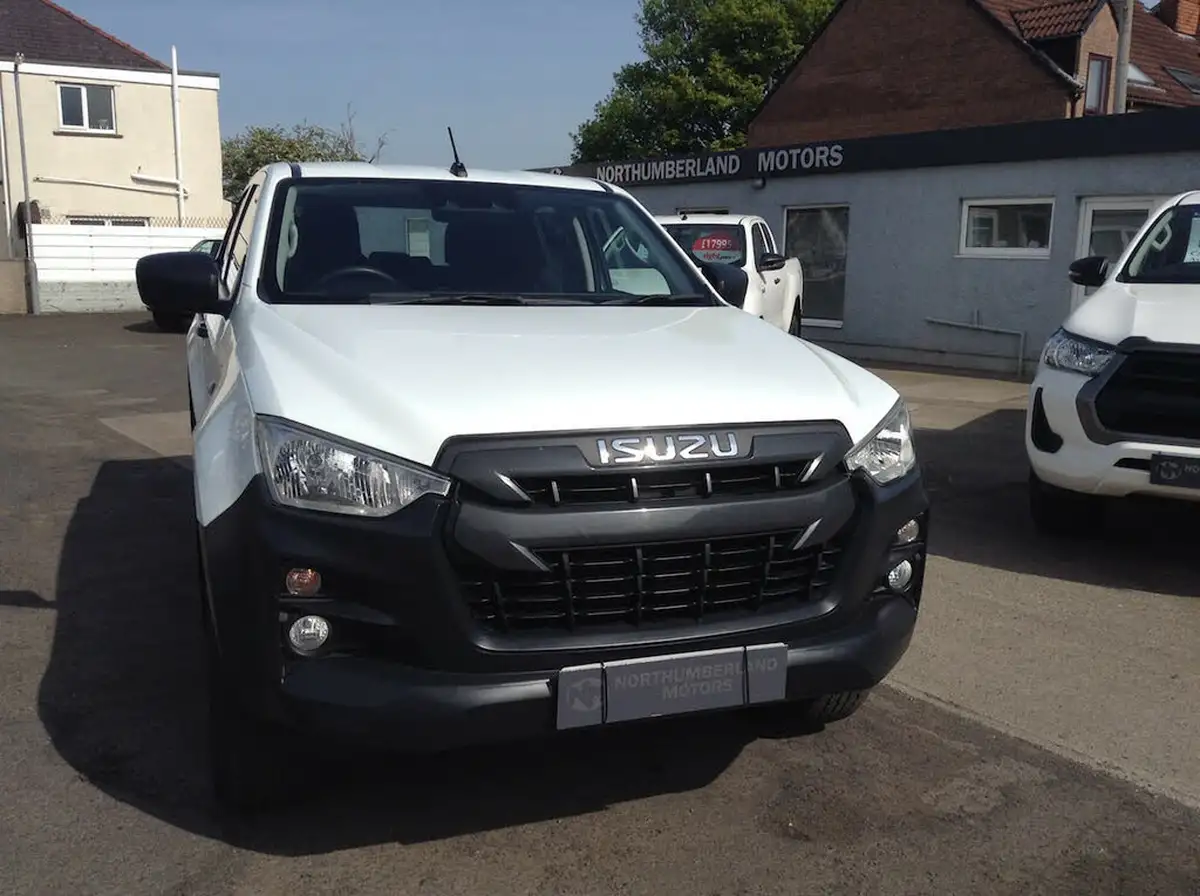 2021-isuzu-d-max-19td-utility-4x4-double-pickup-big-4