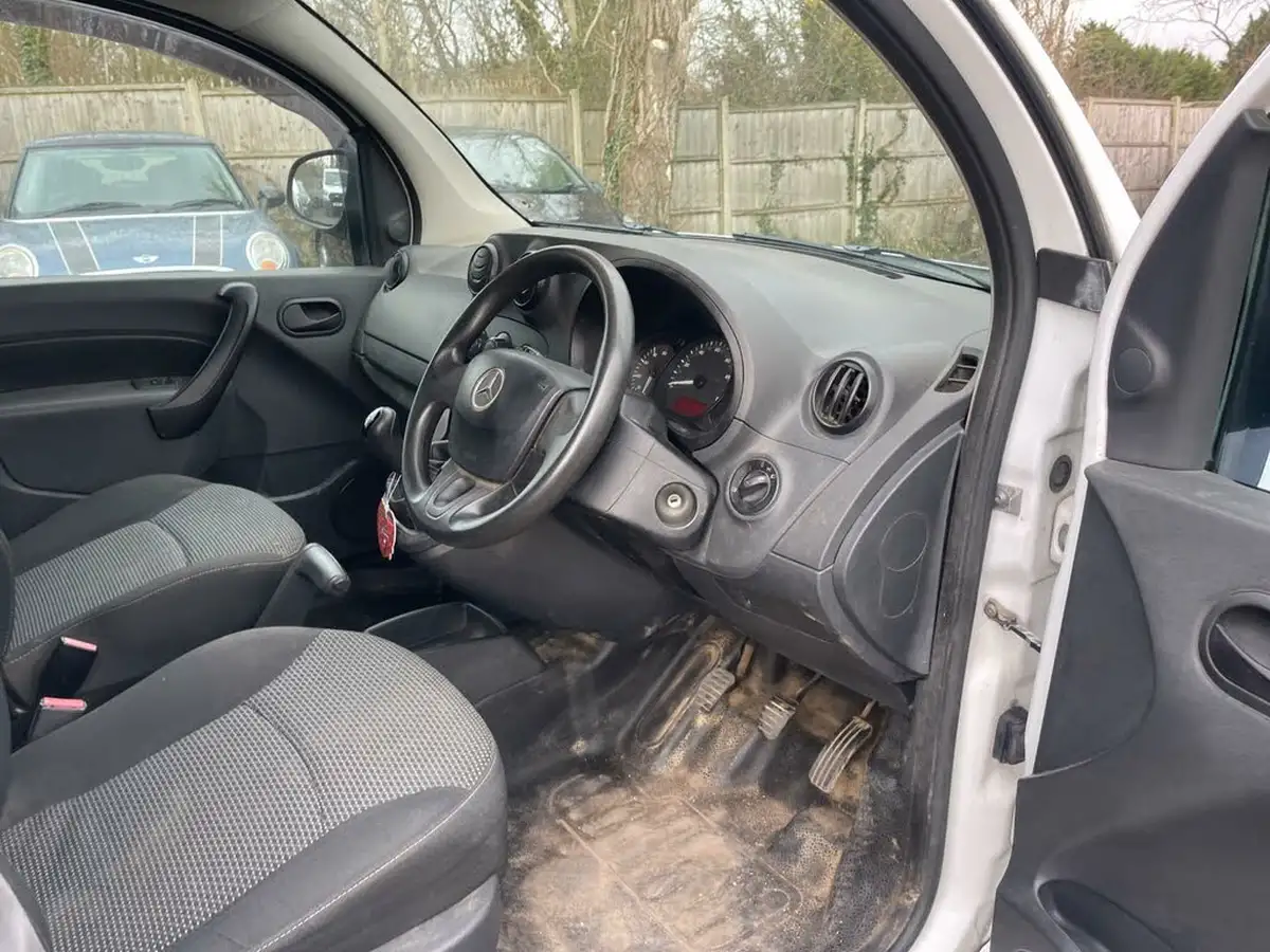 2014-mercedes-benz-citan-15-cdi-109-compact-panel-van-big-12
