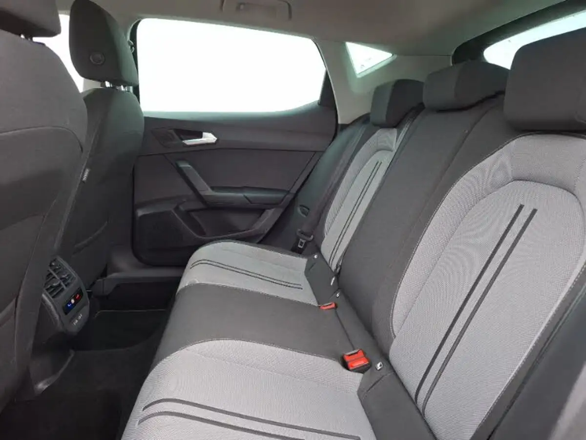 2022-seat-leon-10-tsi-evo-se-dynamic-hatchback-big-5