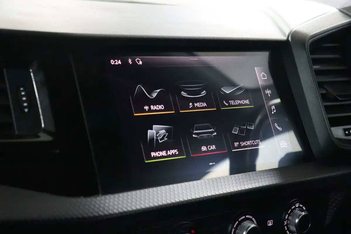 2020-audi-a1-10-25-tfsi-technik-big-32