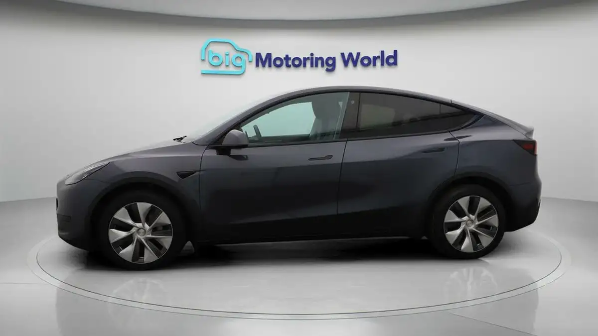 2023-tesla-model-y-e-rwd-big-4