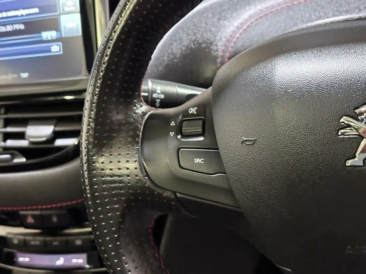 2016-peugeot-208-16-thp-gti-prestige-big-19