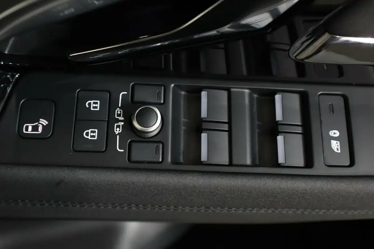 2021-land-rover-range-rover-evoque-20-d200-r-dynamic-se-big-19