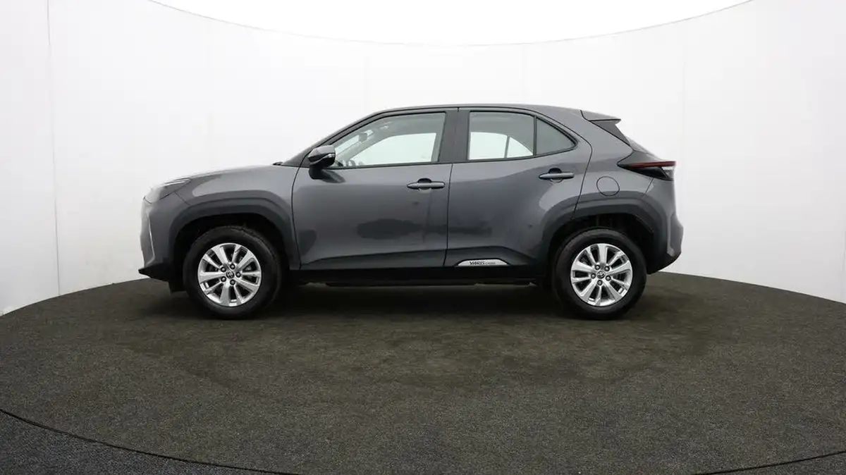 2024-toyota-yaris-cross-15-vvt-i-icon-big-60