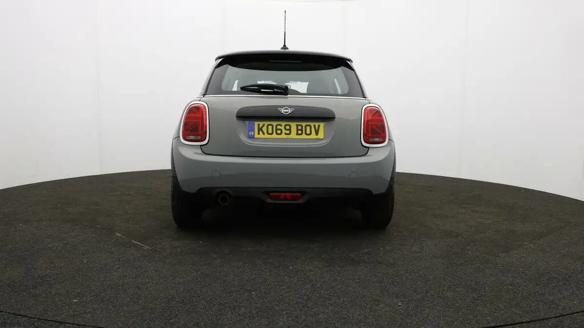2020-mini-cooper-15-one-classic-3d-big-34