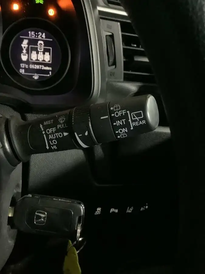 2015-honda-jazz-13-i-vtec-se-big-15
