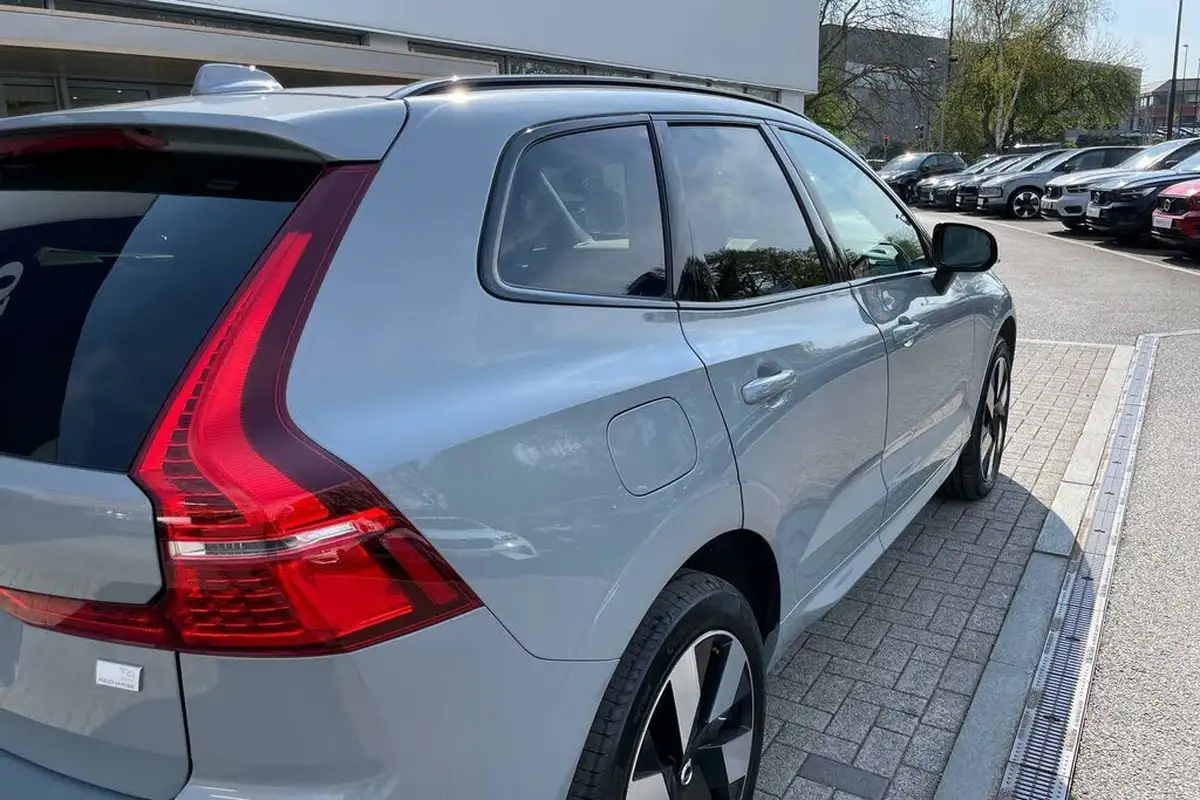 2024-volvo-xc60-20-b5-plus-big-13