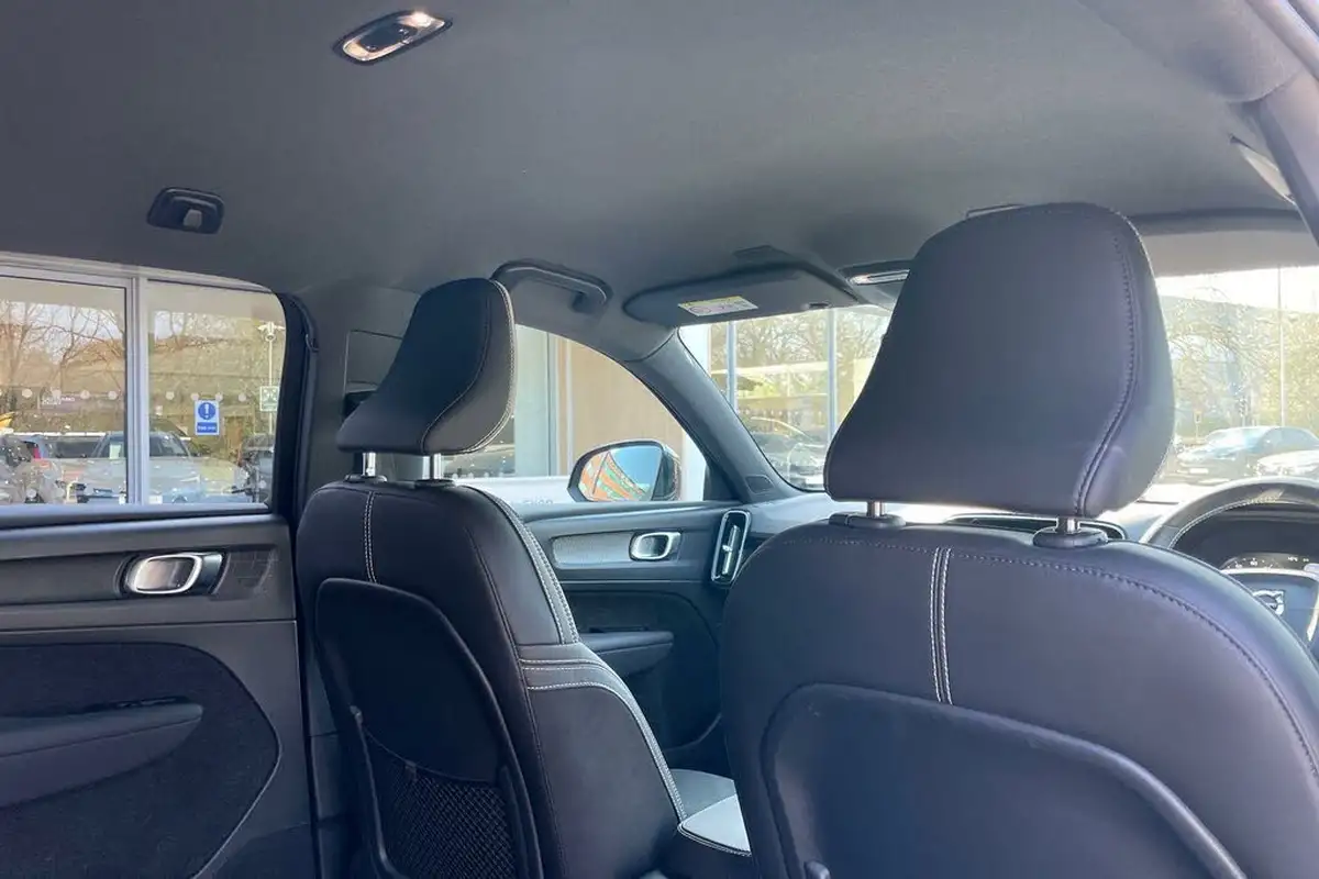 2020-volvo-xc40-20-t4-r-design-pro-big-22