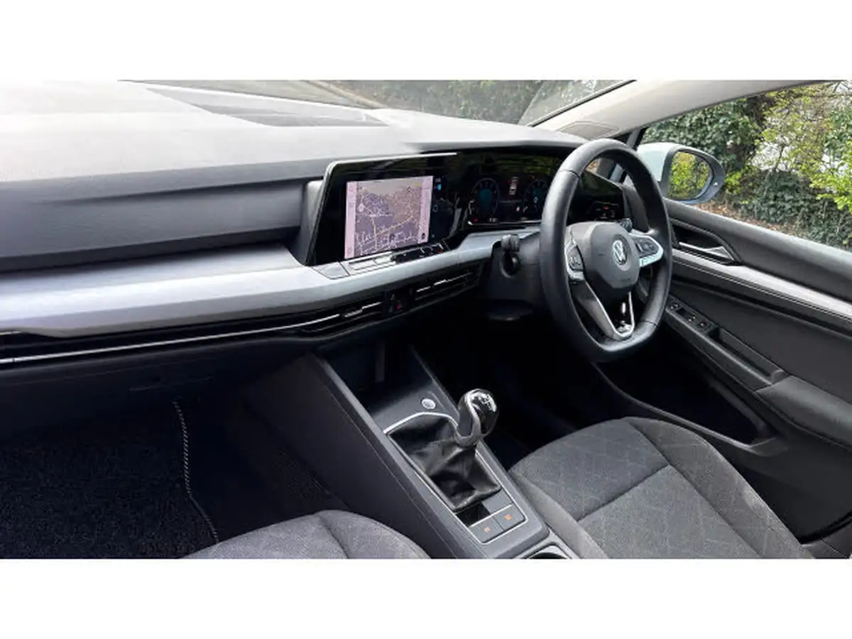 2021-volkswagen-golf-15-tsi-life-150ps-hatchback-big-8