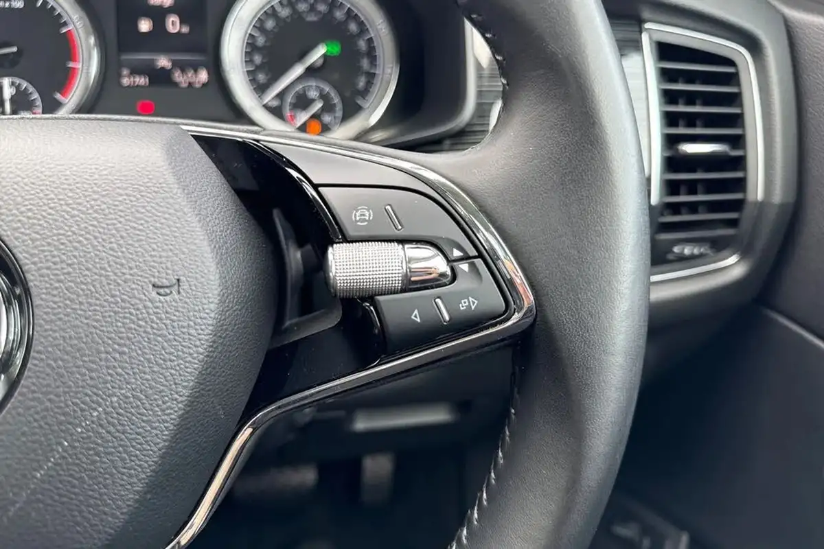 2021-skoda-kodiaq-15-tsi-se-l-dsg-big-40