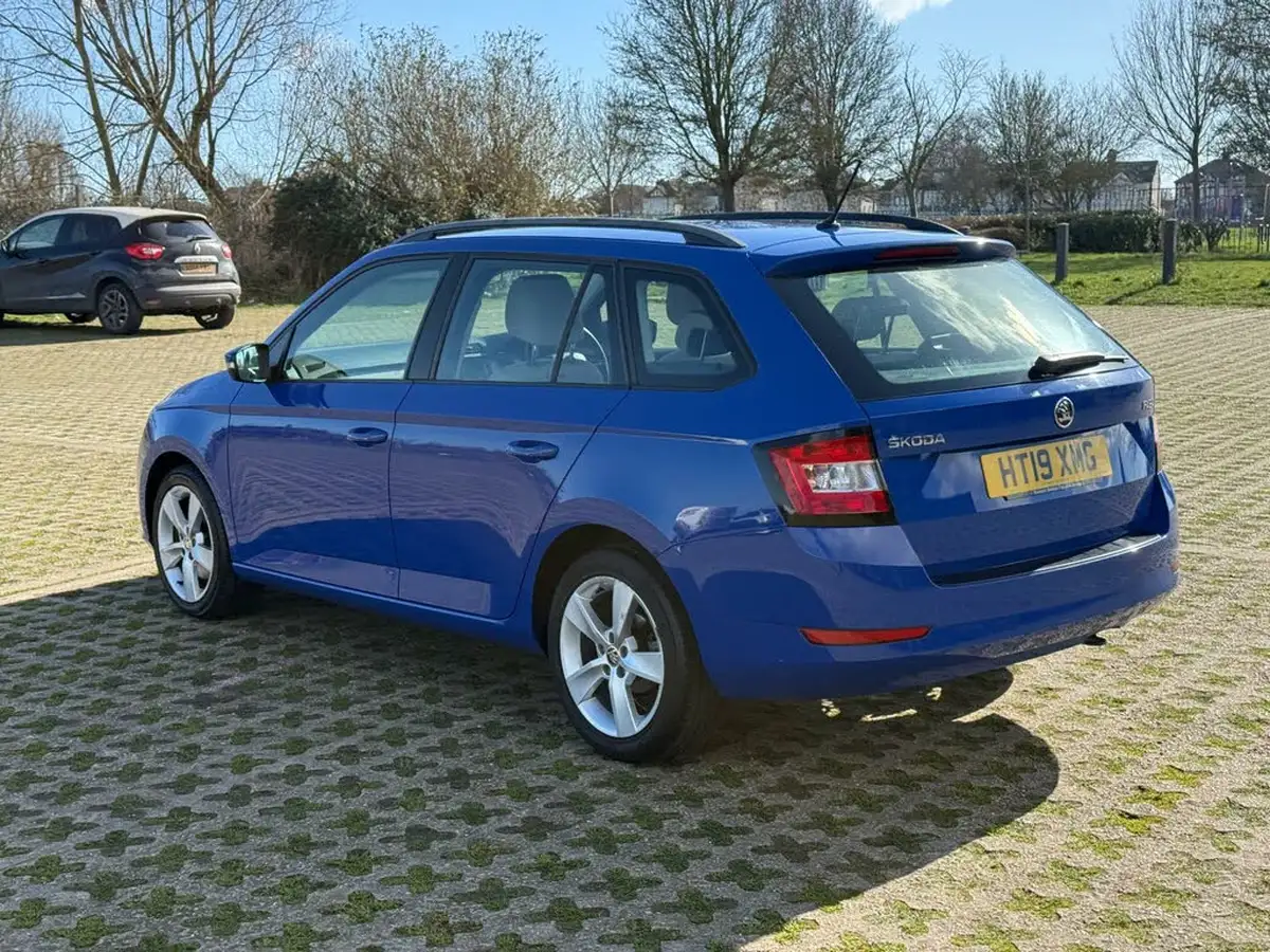 2019-skoda-fabia-10-tsi-se-l-109ps-estate-big-2