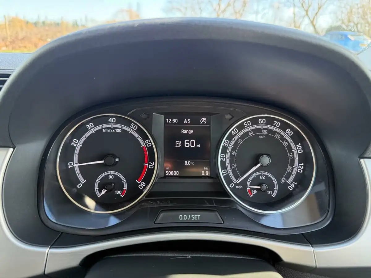 2019-skoda-fabia-10-tsi-se-l-109ps-estate-big-26