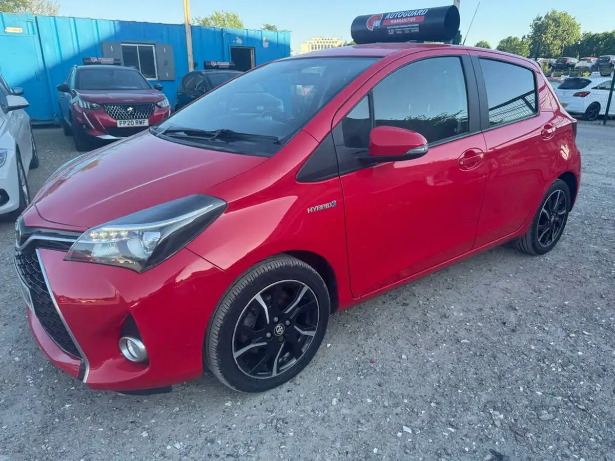 2016-toyota-yaris-15-vvt-i-design-bi-tone-hybrid-big-2