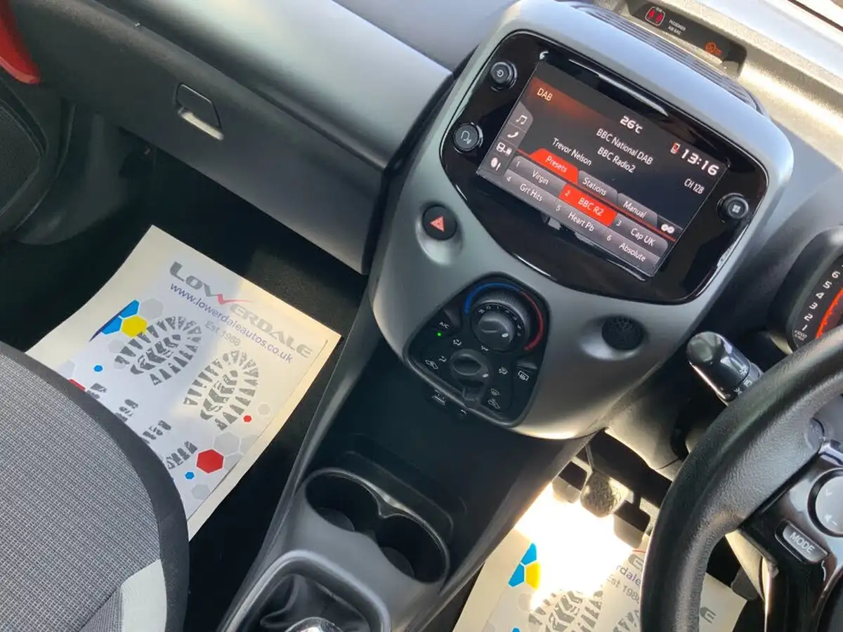 2021-toyota-aygo-10-vvt-i-x-play-tss-big-4