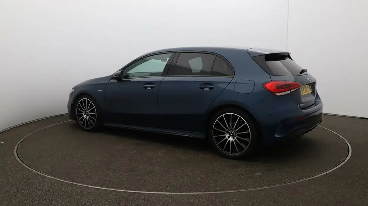 2020-mercedes-benz-a-class-20d-a200d-exclusive-edition-big-38