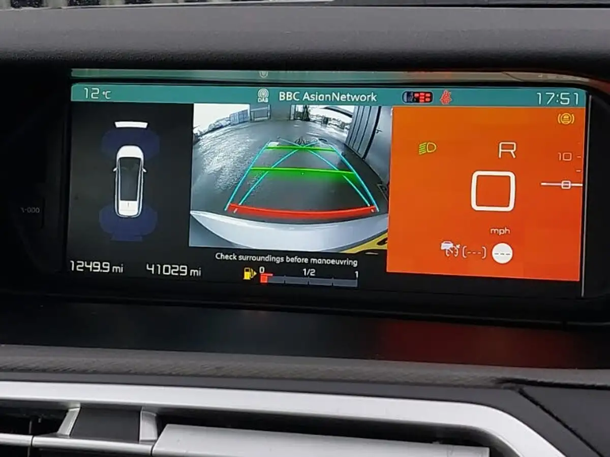 2021-citroen-grand-c4-spacetourer-12-puretech-shine-eat8-big-10
