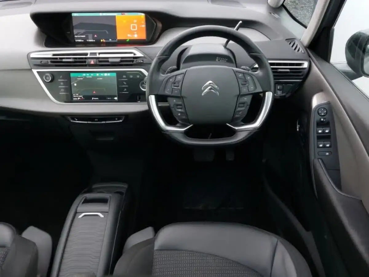 2021-citroen-grand-c4-spacetourer-12-puretech-shine-eat8-big-6