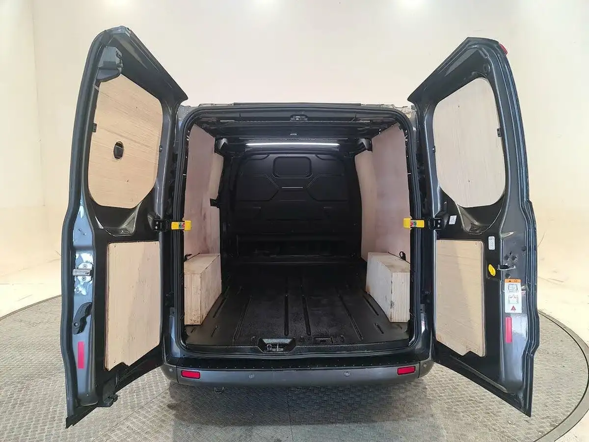 2023-ford-transit-custom-big-22