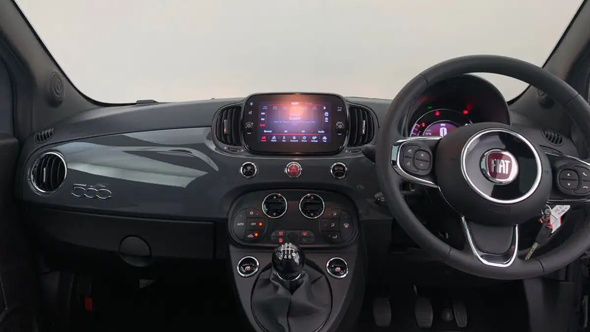 2022-fiat-500-10-dolcevita-big-8