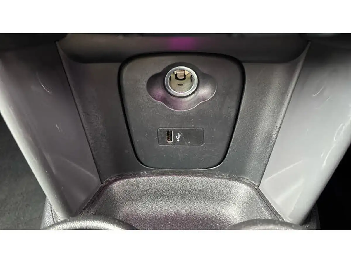 2019-mini-cooper-15-cooper-classic-hatchback-3d-big-39