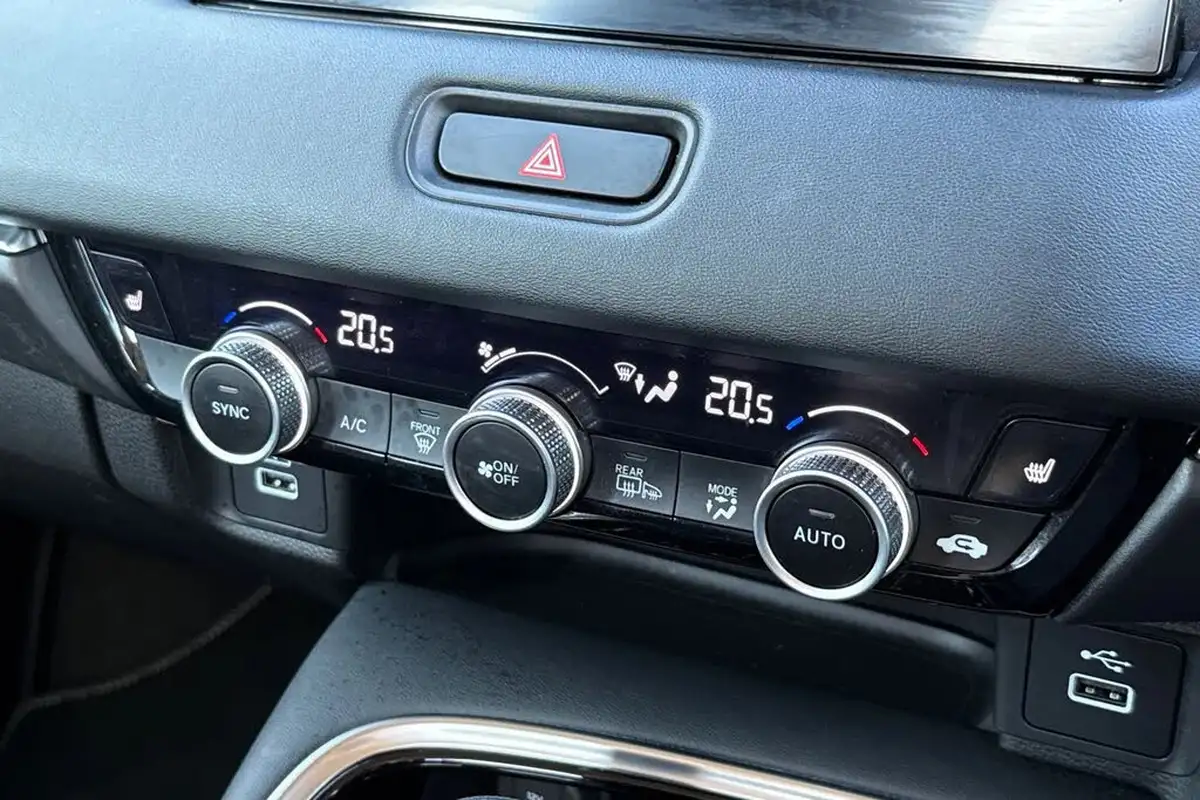 2022-honda-hr-v-15-i-mmd-advance-big-13