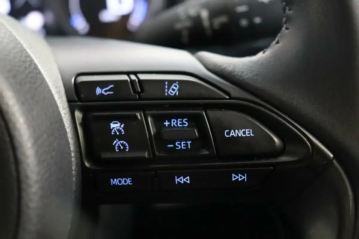 2022-toyota-yaris-cross-15-vvt-i-icon-big-23