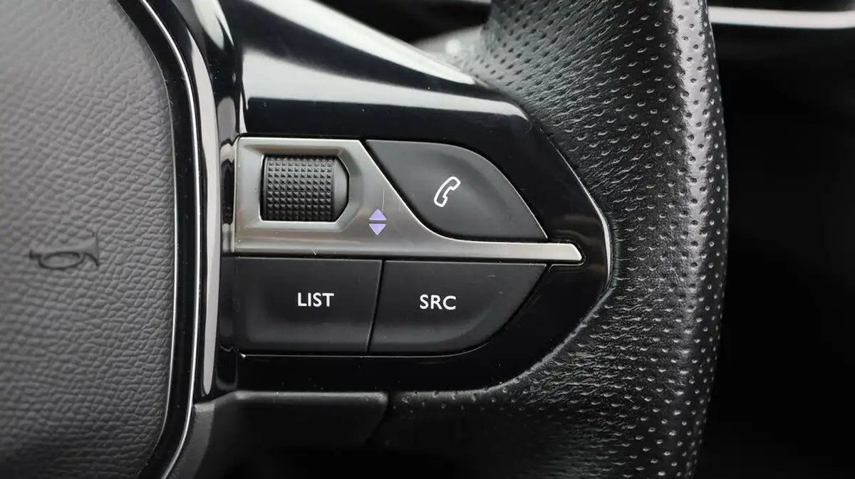2020-peugeot-5008-suv-12-puretech-gt-line-big-21