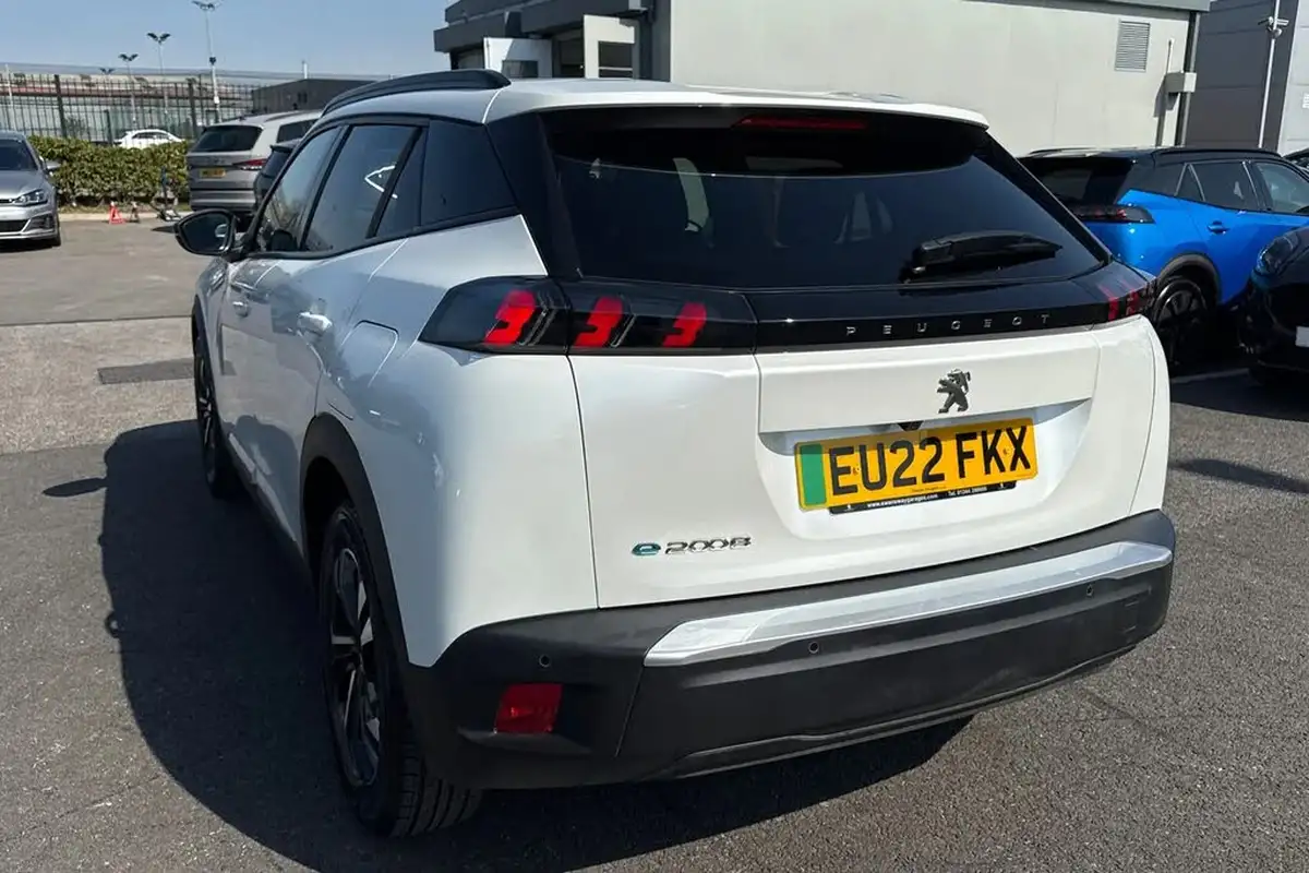 2022-peugeot-2008-suv-e-allure-premium-big-7